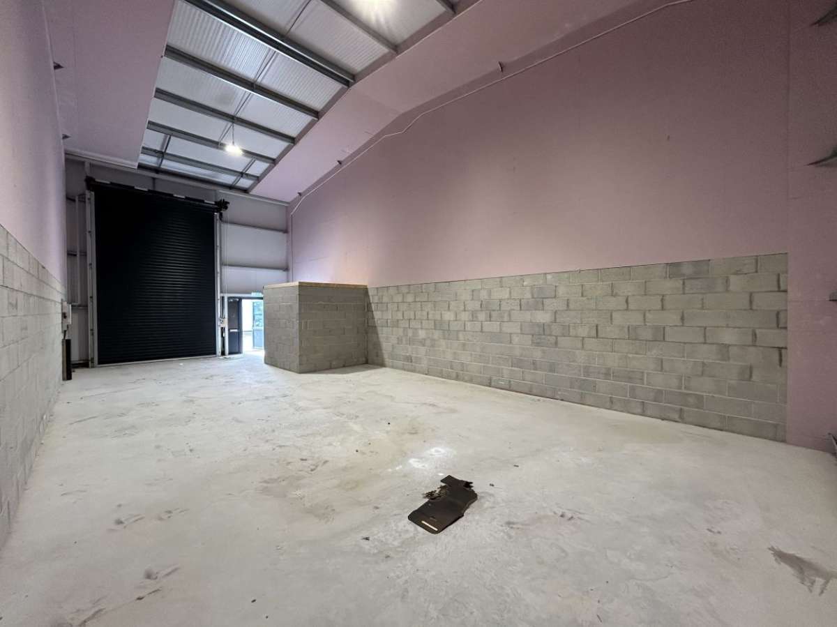 Industrial Unit in Torpoint - photo 3