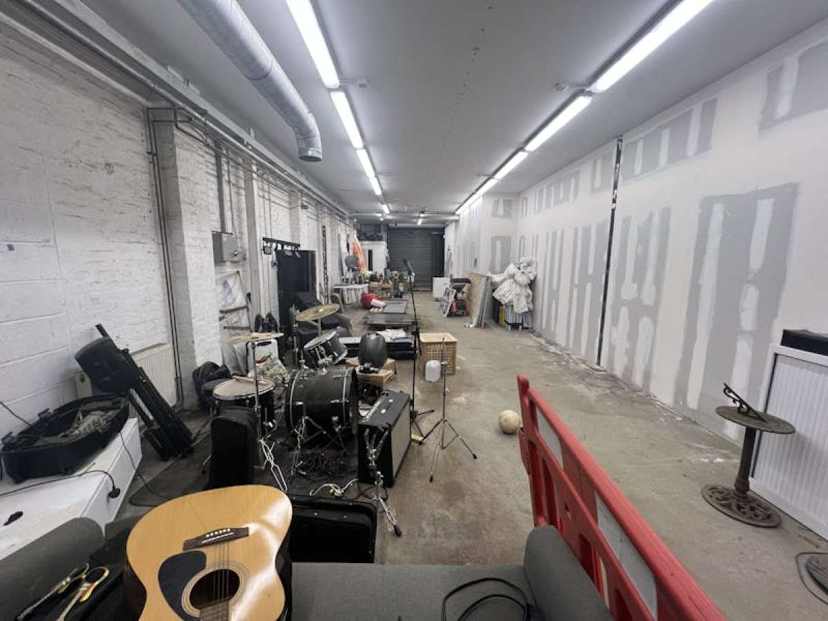 Industrial Unit in Portsmouth - photo 4