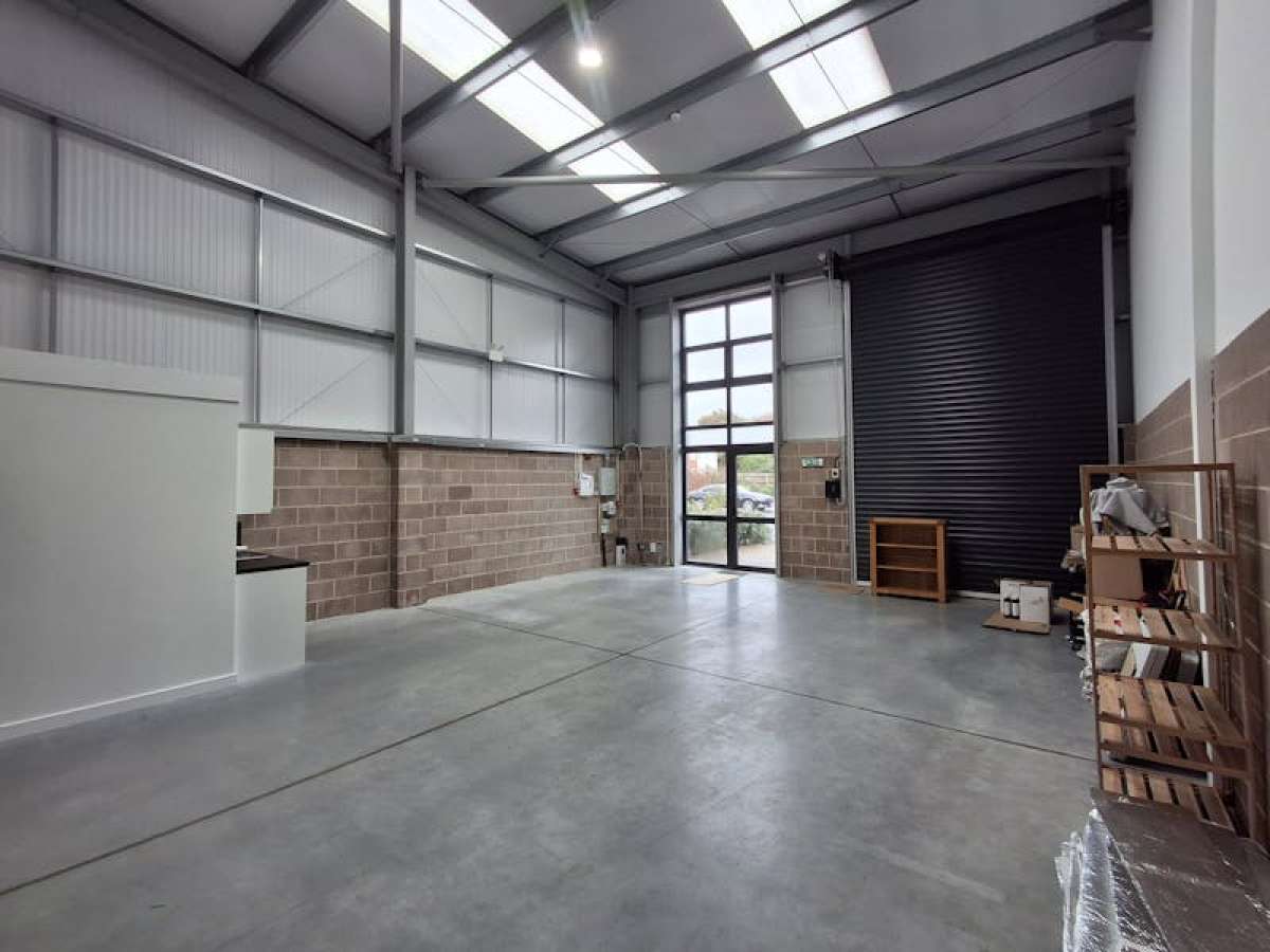Industrial Unit in Wimborne - photo 4