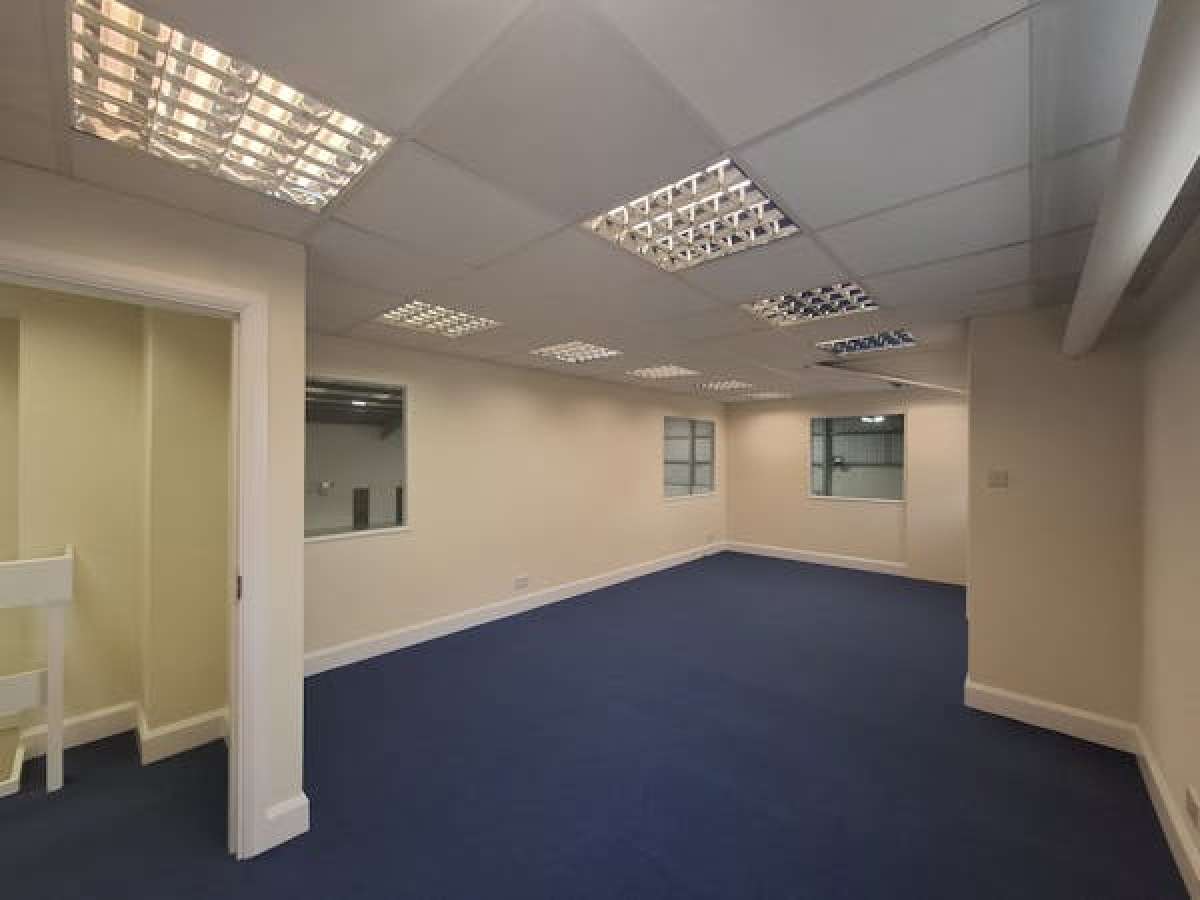 Industrial Unit in Droitwich - photo 4
