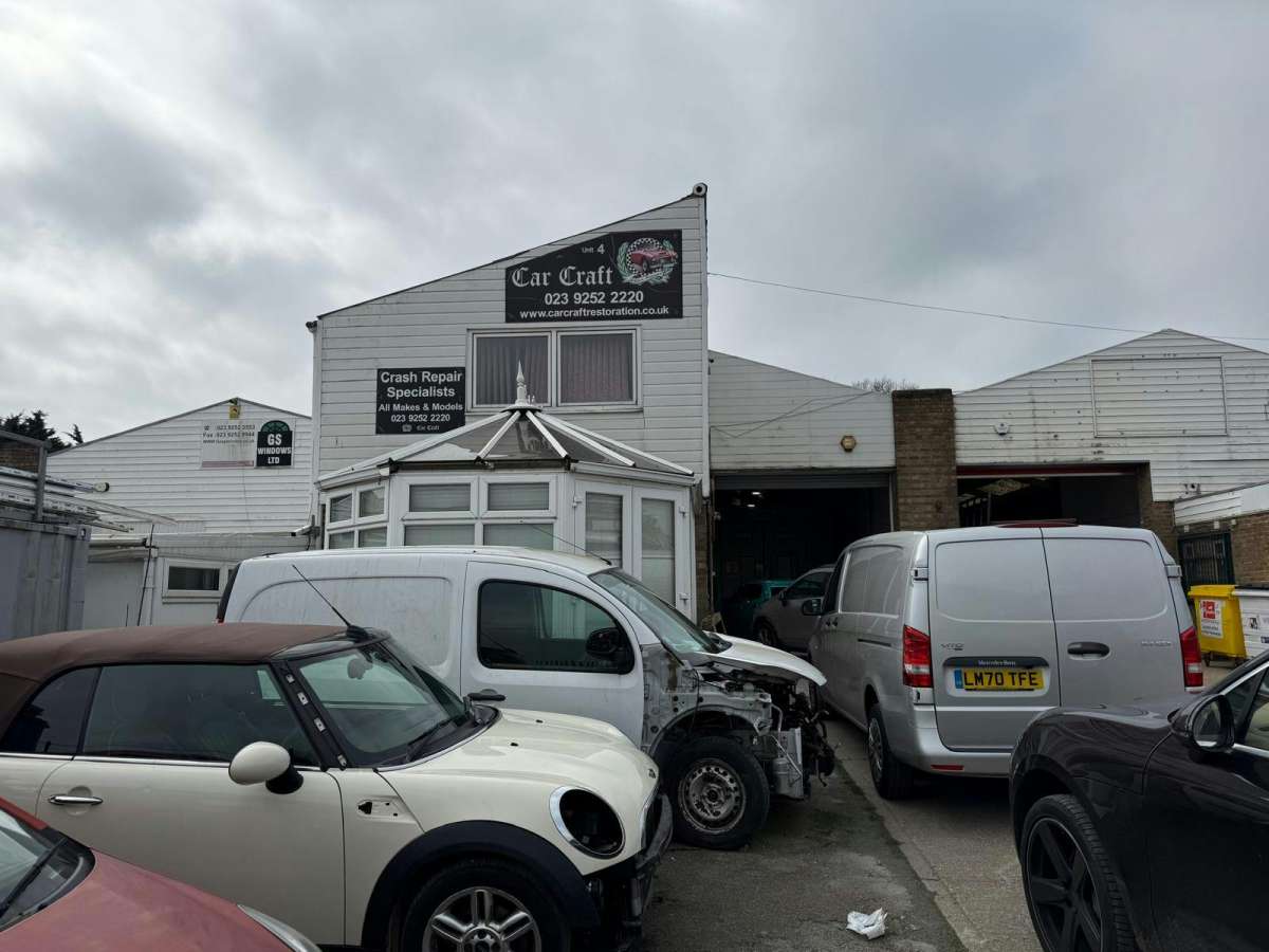 Industrial Unit in Gosport - photo 2