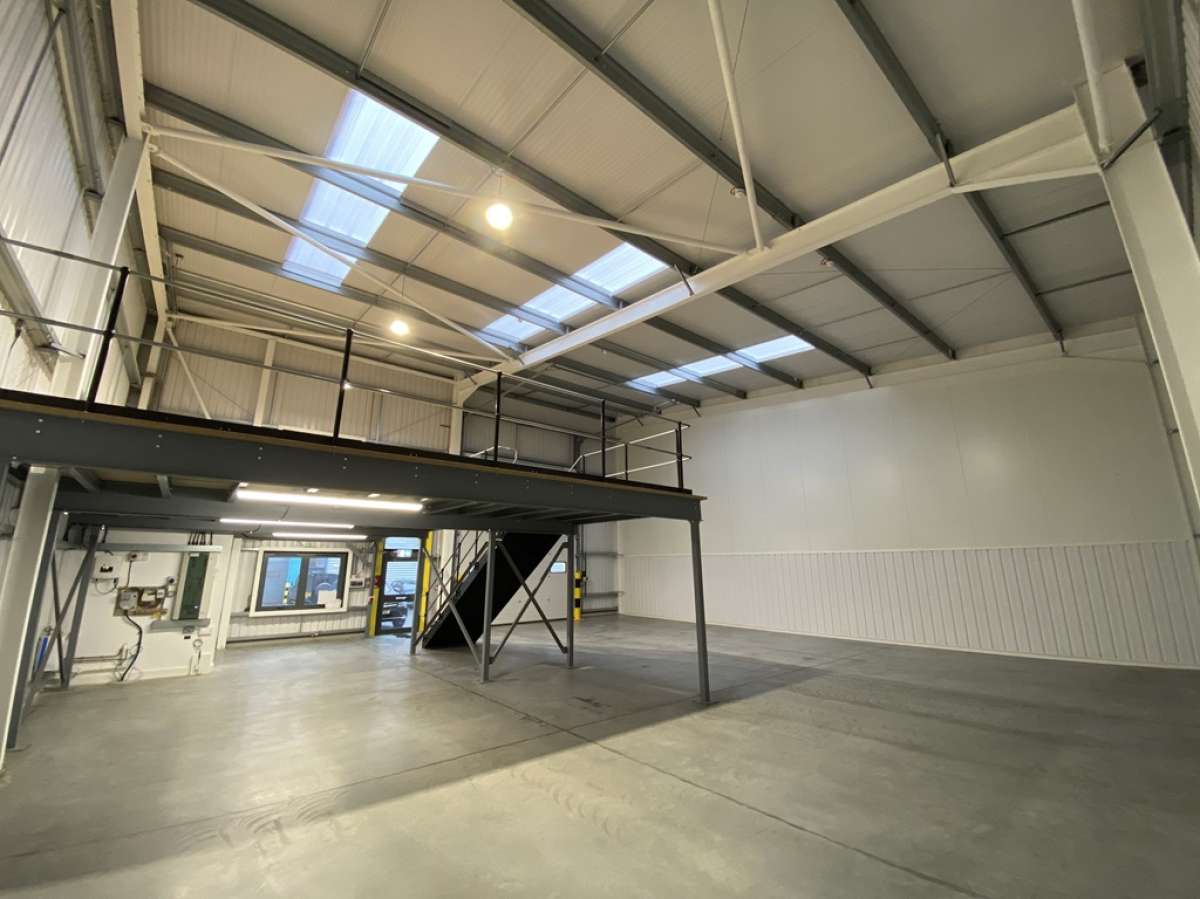Industrial Unit in Evesham - photo 3