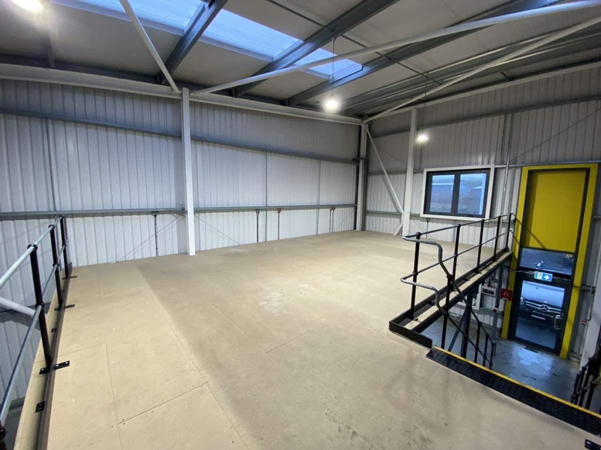 Industrial Unit in Evesham - photo 4