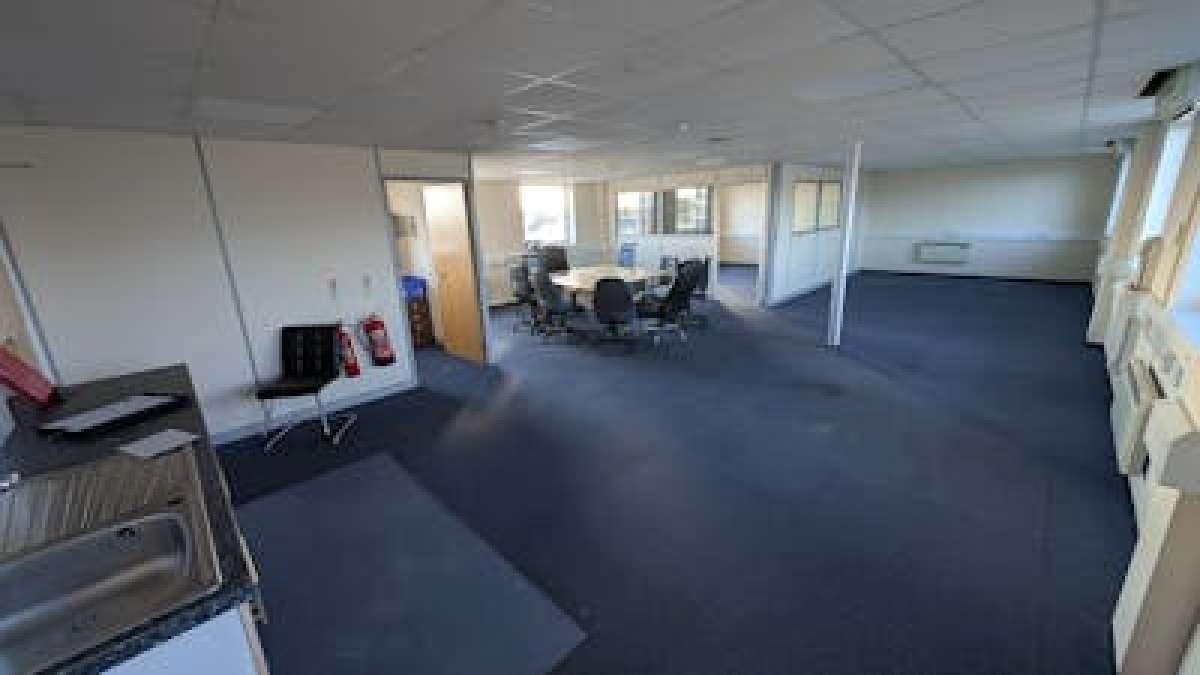 Industrial Unit in Southampton - photo 3