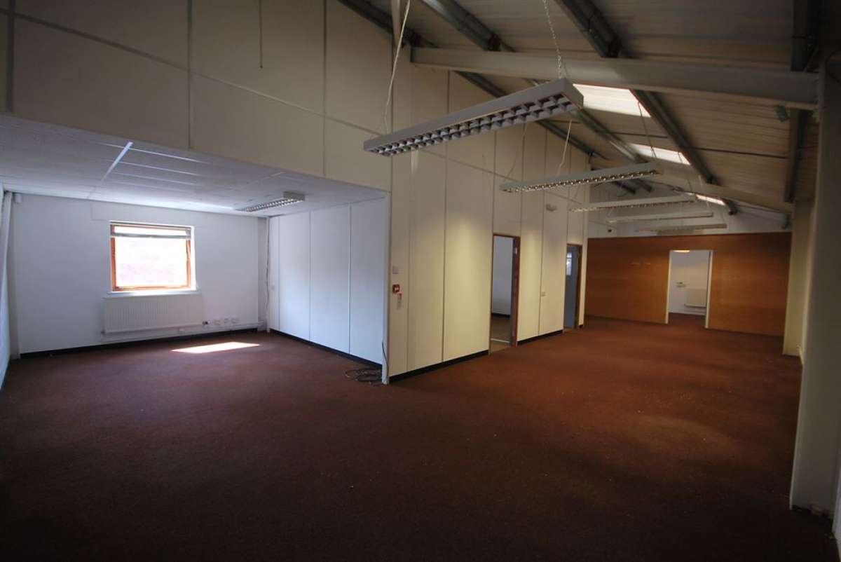 Industrial Unit in Leicester - photo 3
