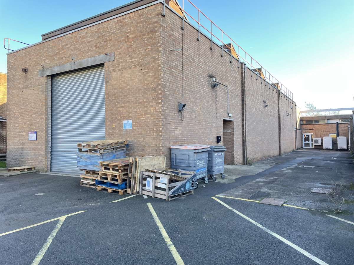 Industrial Unit in Burton On Trent - photo 3