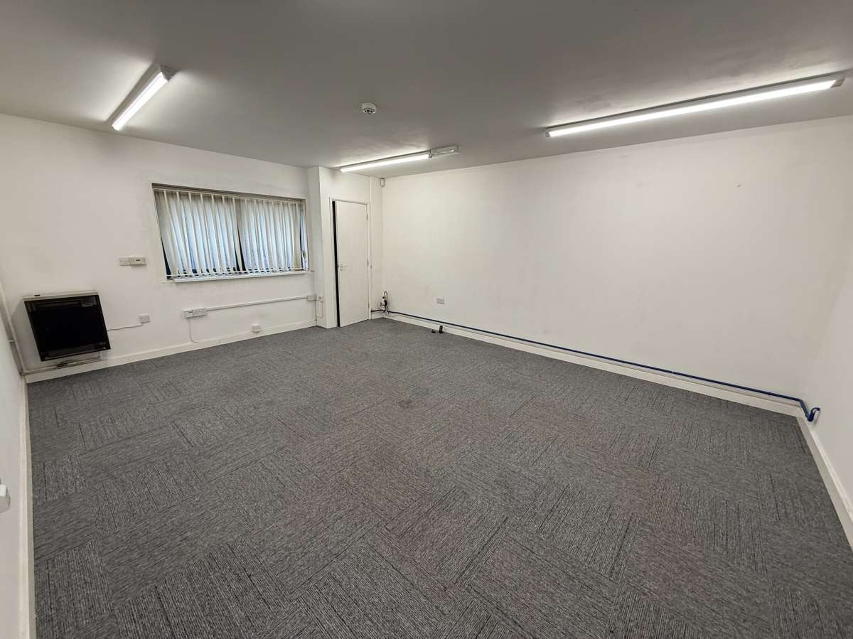 Industrial Unit in Hinckley - photo 4