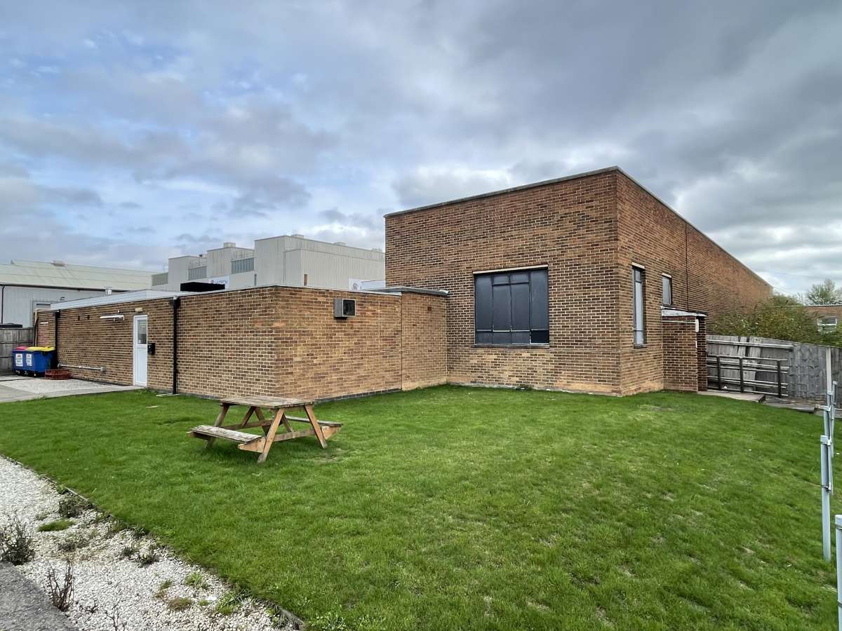 Industrial Unit in Burton On Trent - photo 4