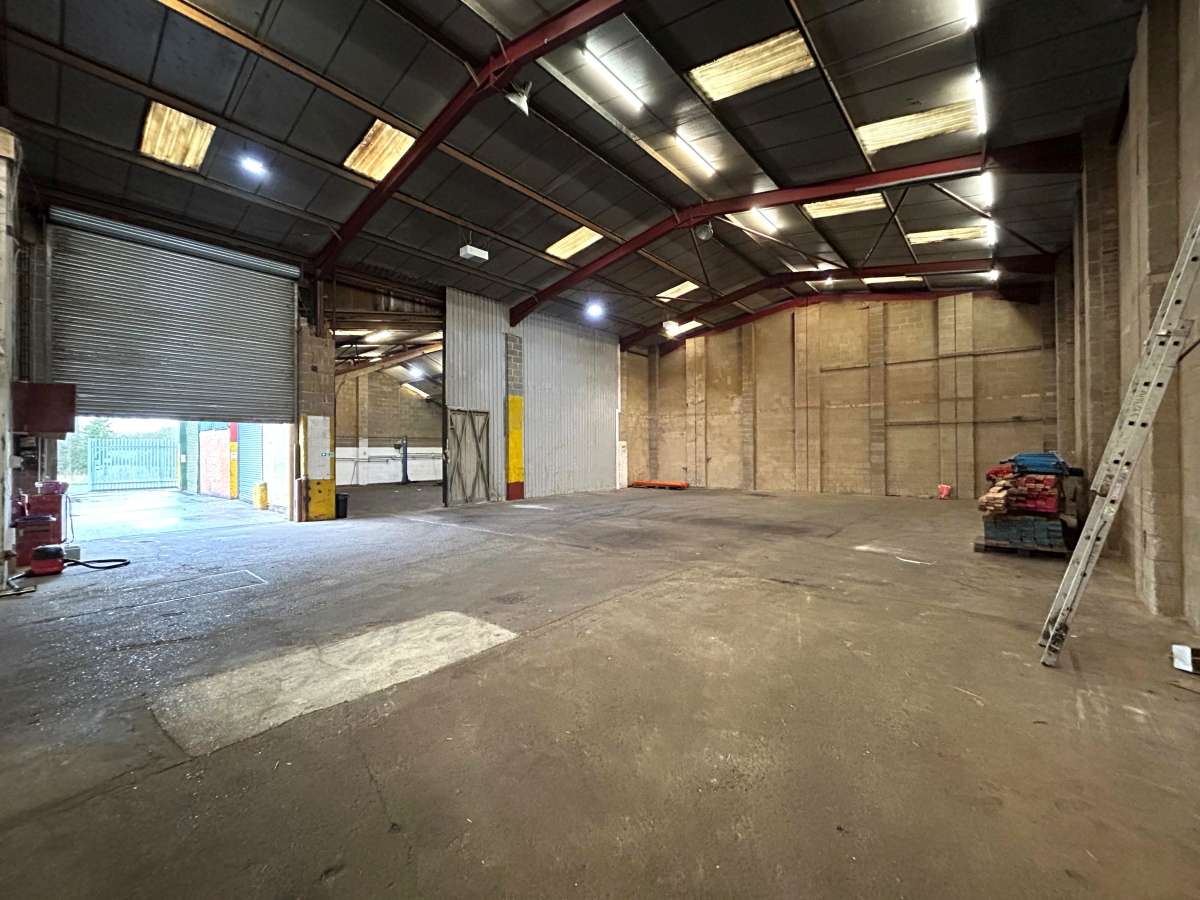 Industrial Unit in Chelmsford - photo 3