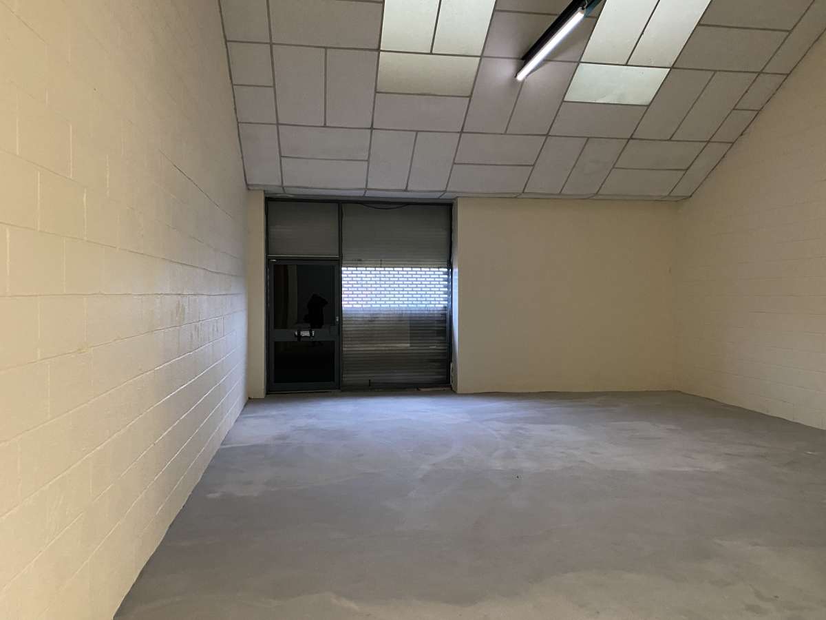 Industrial Unit in Oldbury - photo 2