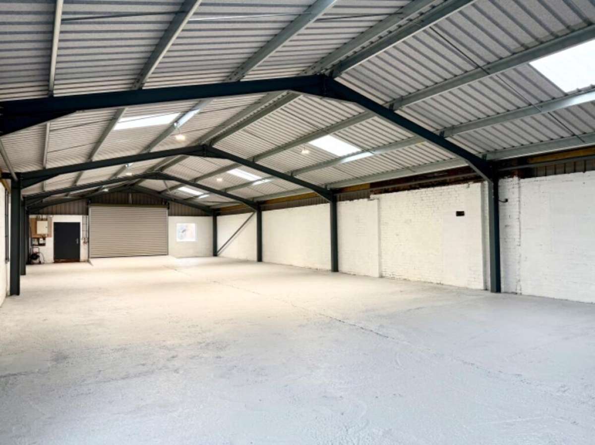Industrial Unit in Wolverhampton - photo 2