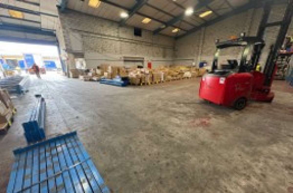 Industrial Unit in Mitcham - photo 2