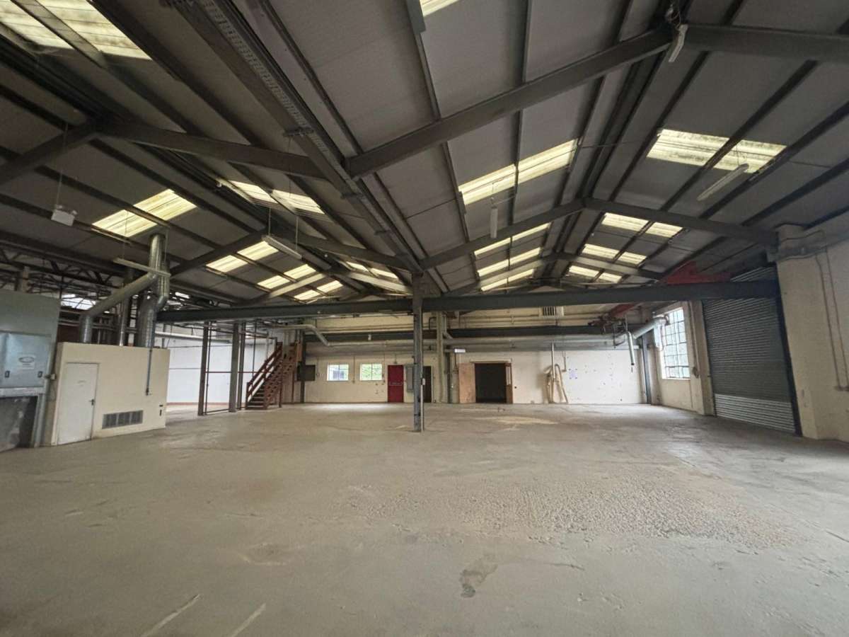 Industrial Unit in Letchworth Garden City - photo 3