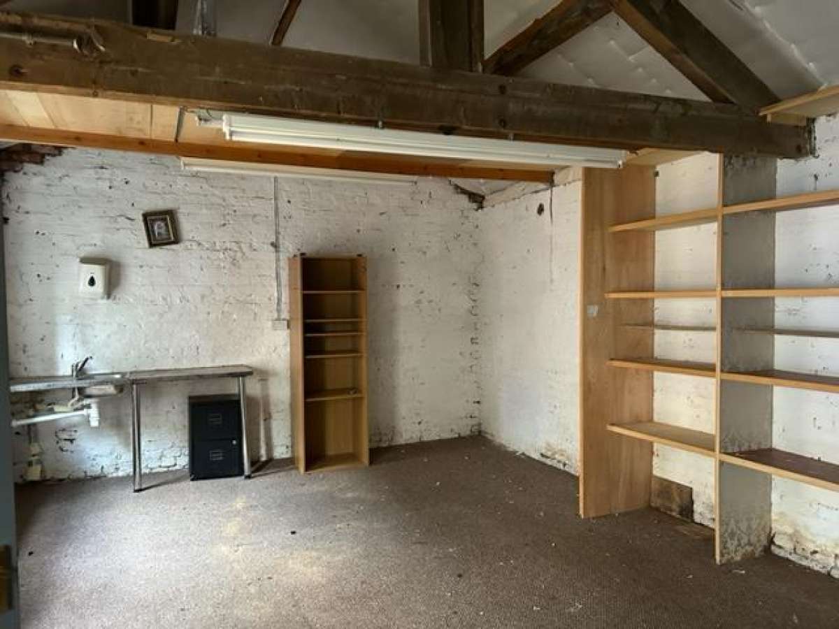 Industrial Unit in Garstang - photo 2