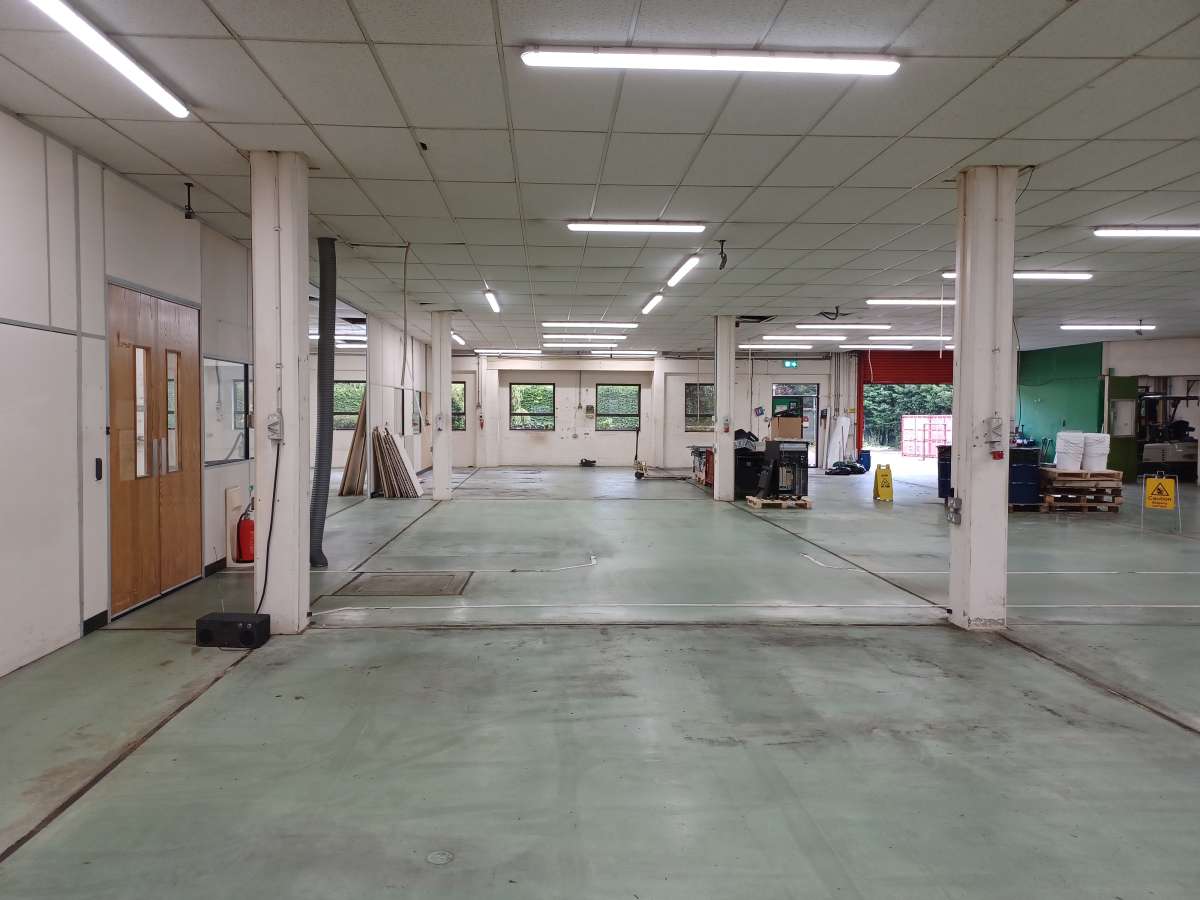 Industrial Unit in Tadworth - photo 4