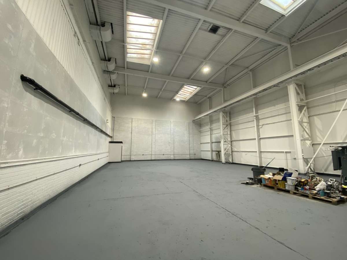 Industrial Unit in Worcester - photo 3