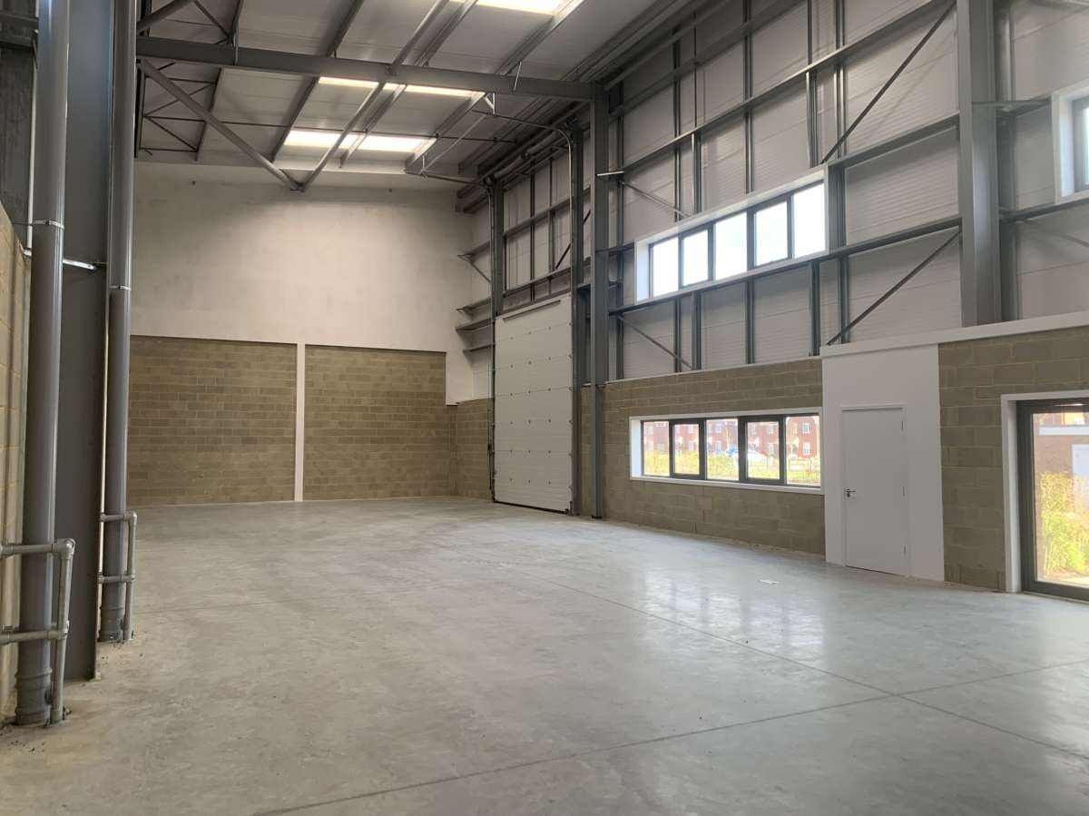 Industrial Unit in Crawley - photo 2