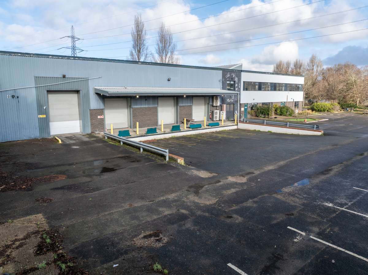 Industrial Unit in Wimbledon - photo 3