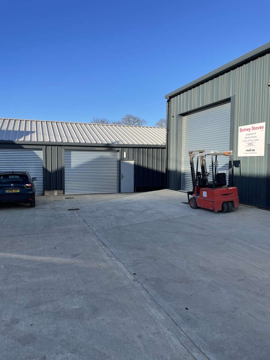 Industrial Unit in Hurstpierpoint - photo 3