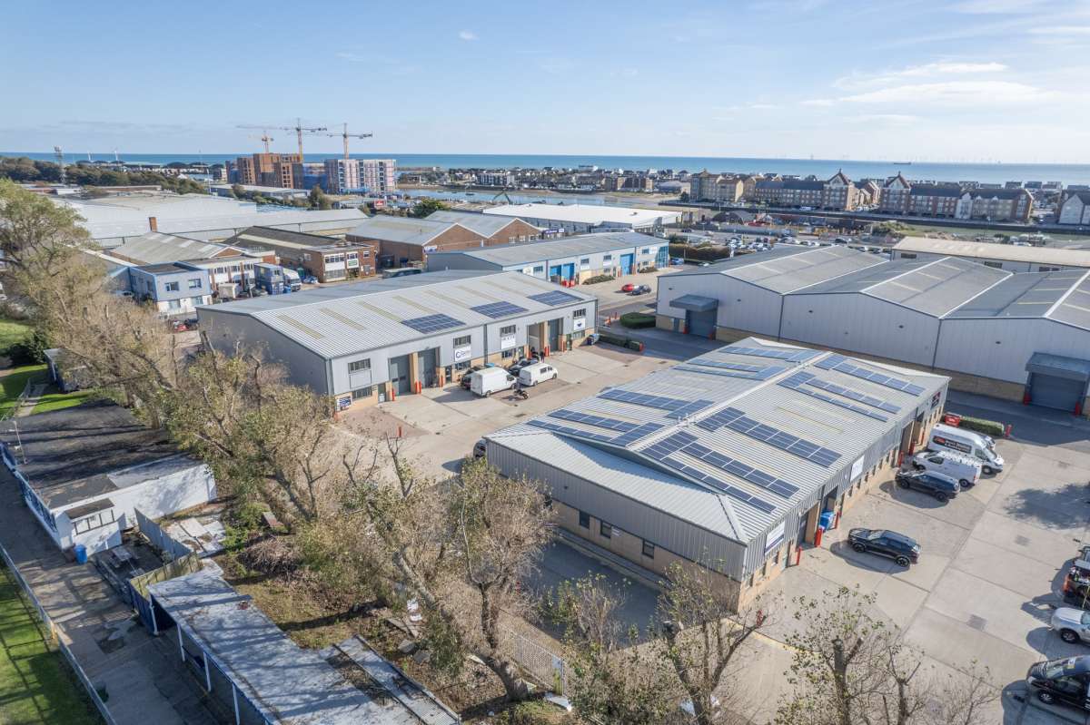 Industrial Unit in Shoreham By Sea - photo 2