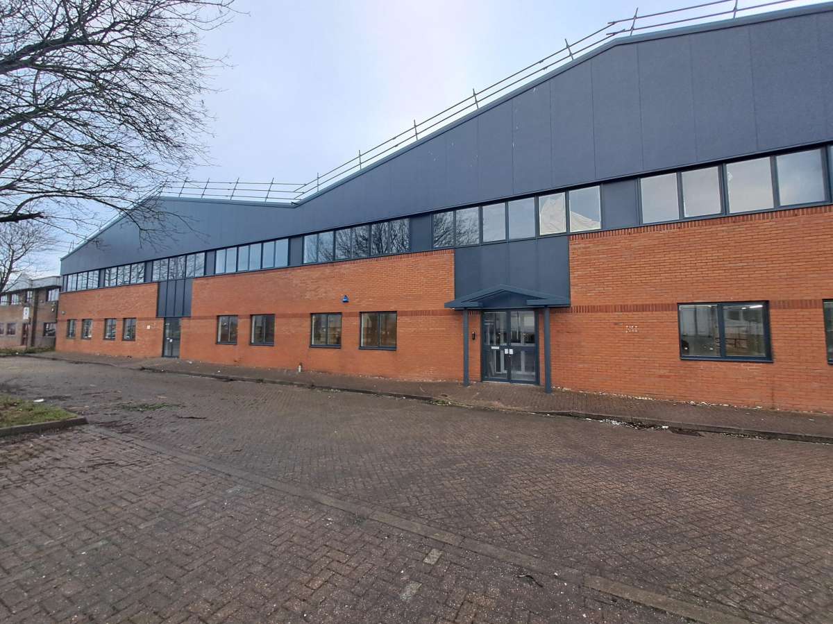 Industrial in Luton