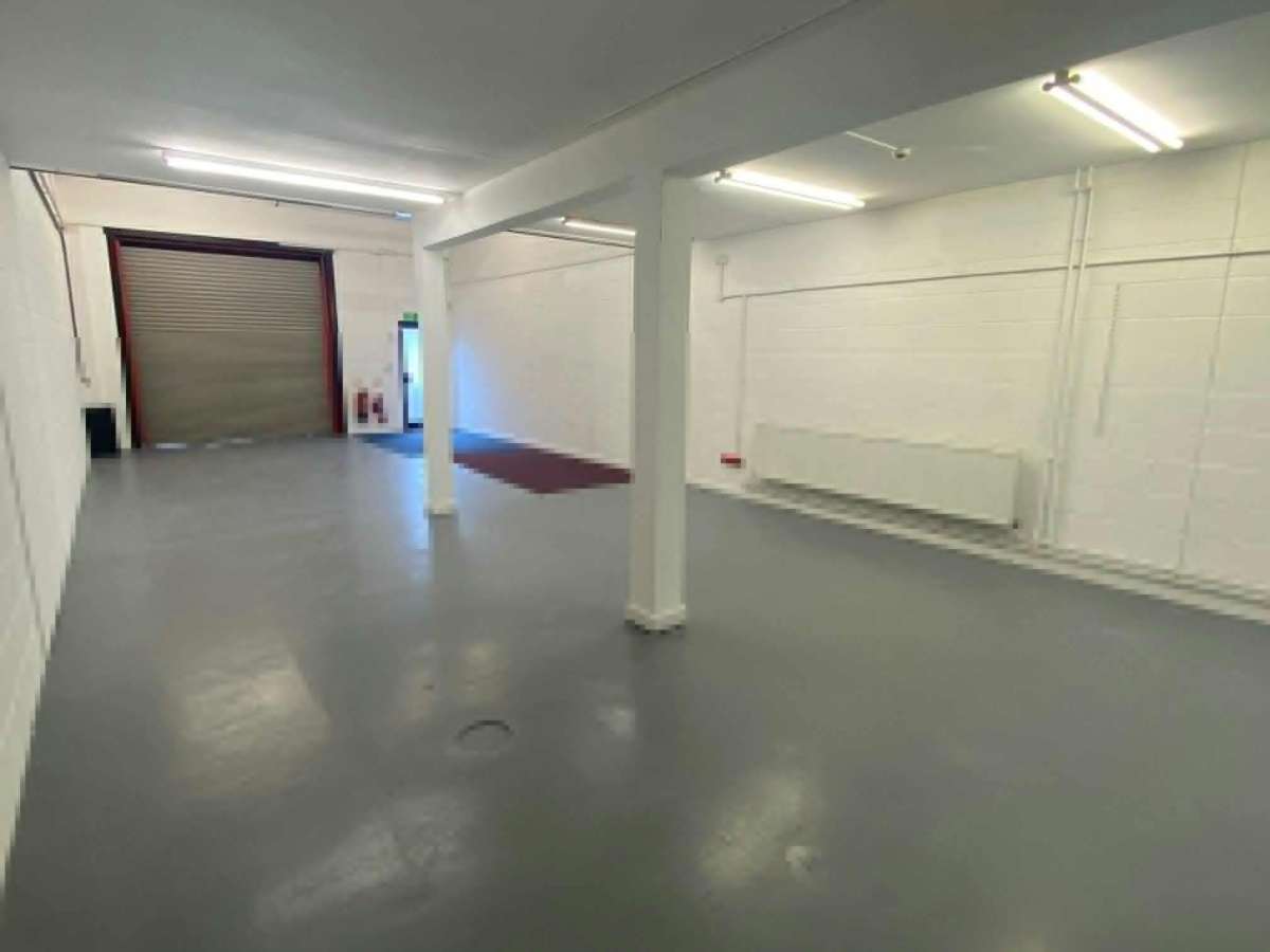 Industrial Unit in Portsmouth - photo 4