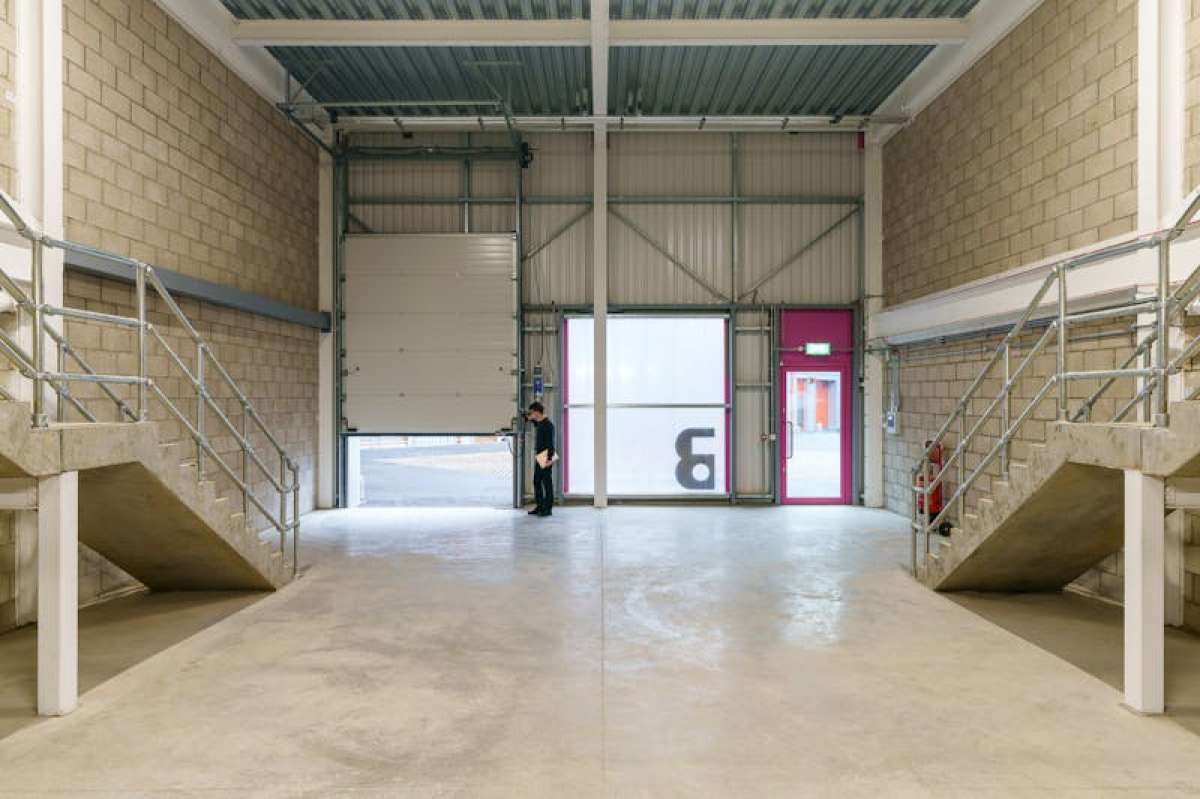 Industrial Unit in London - photo 2