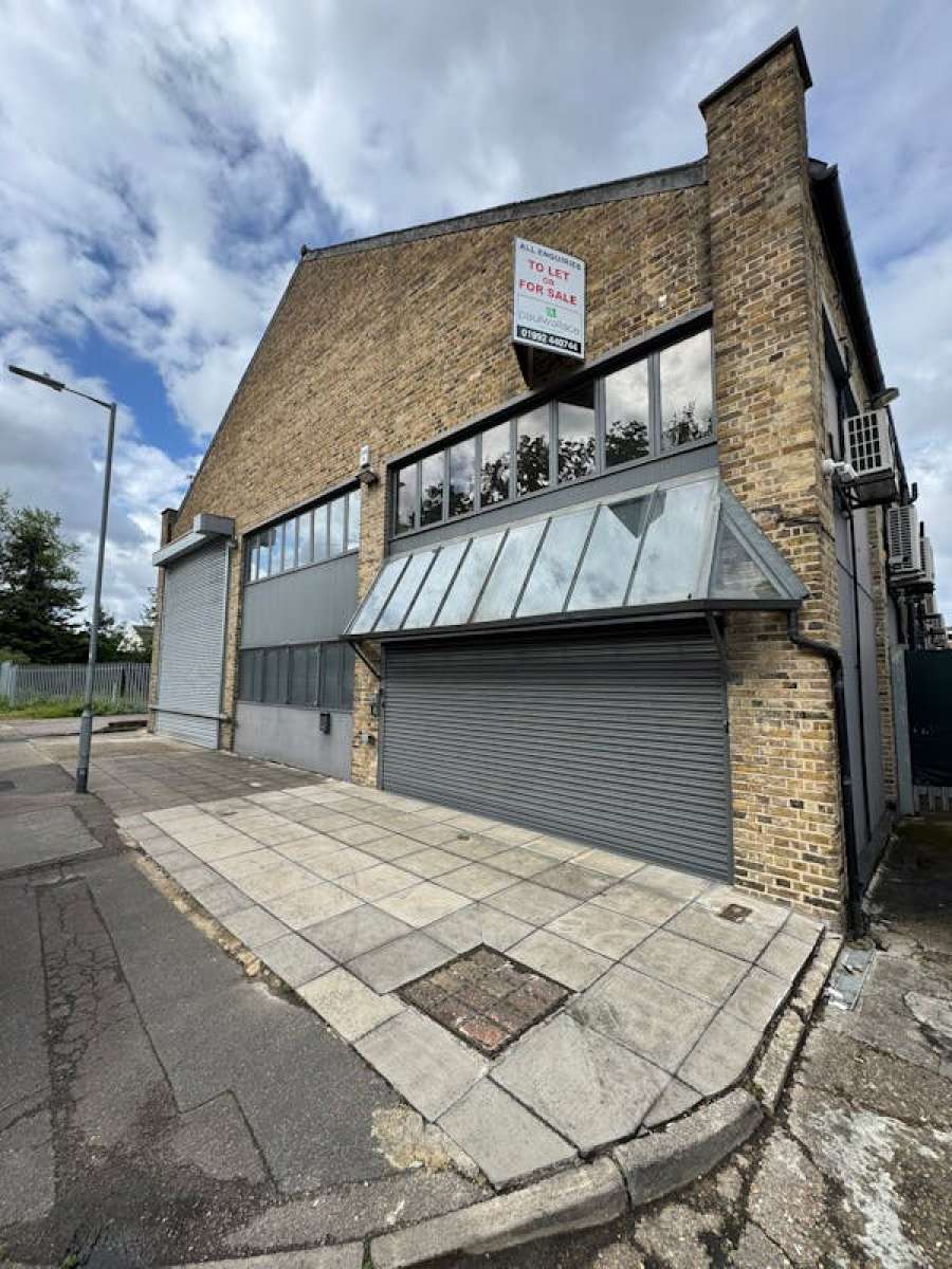 Industrial Unit in Waltham Abbey - photo 4