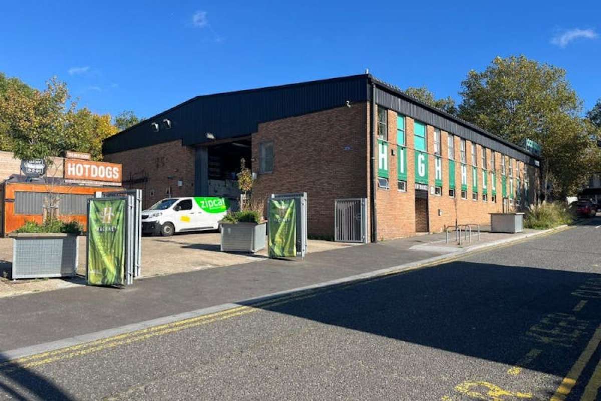 Industrial Unit in Walthamstow - photo 2