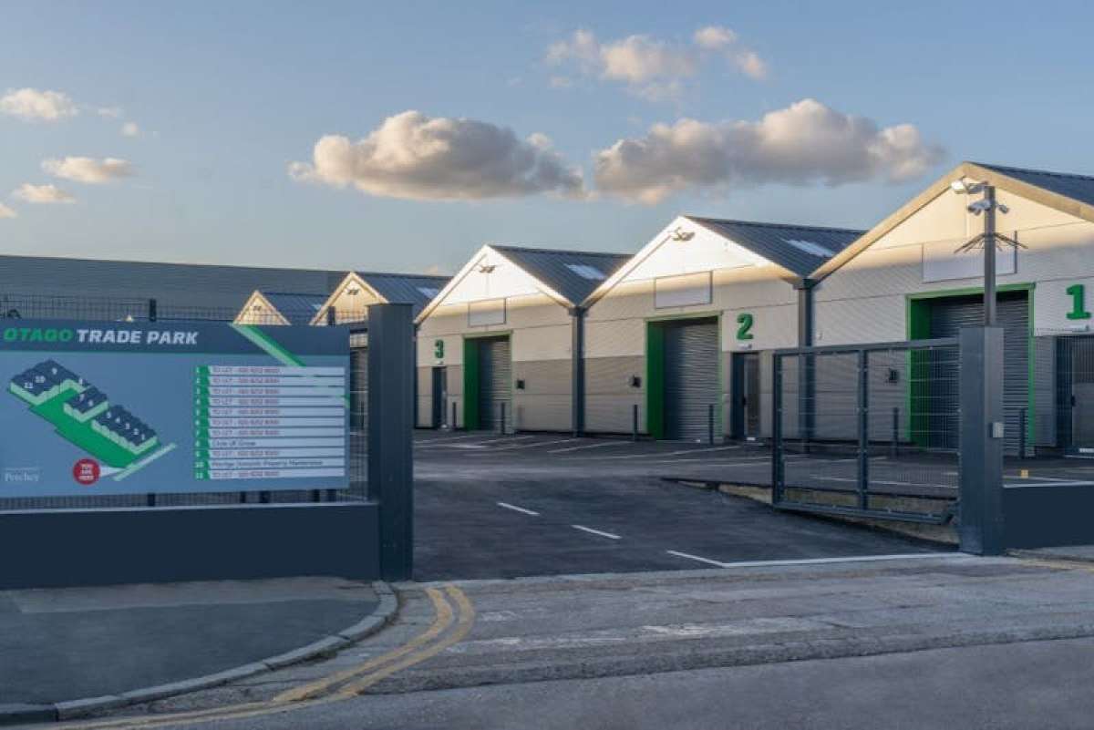 Industrial Unit in Enfield - photo 3