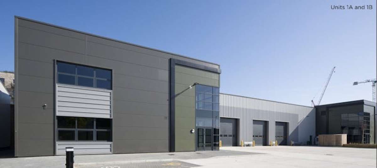 Industrial Unit in Barking - photo 2