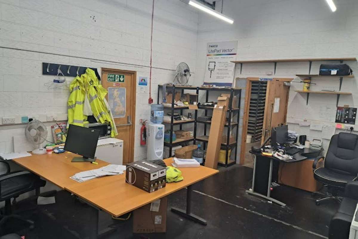 Industrial Unit in Sydenham - photo 3