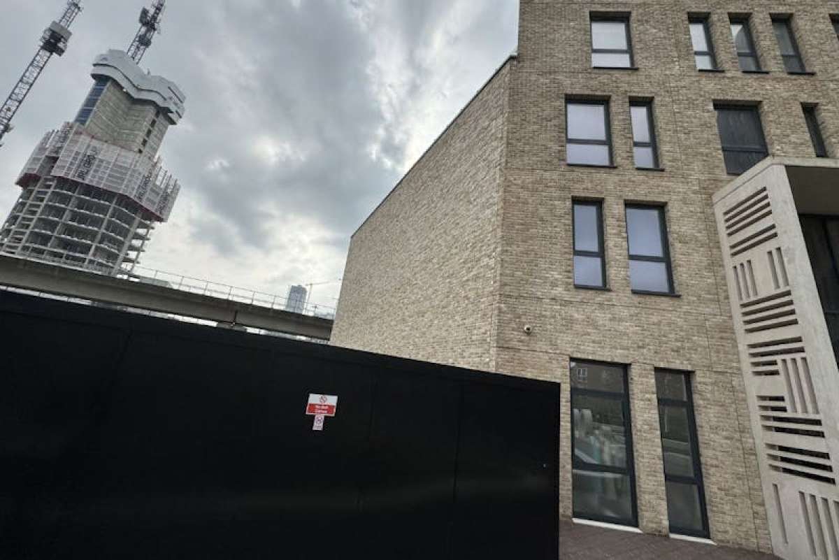 Industrial Unit in London - photo 2