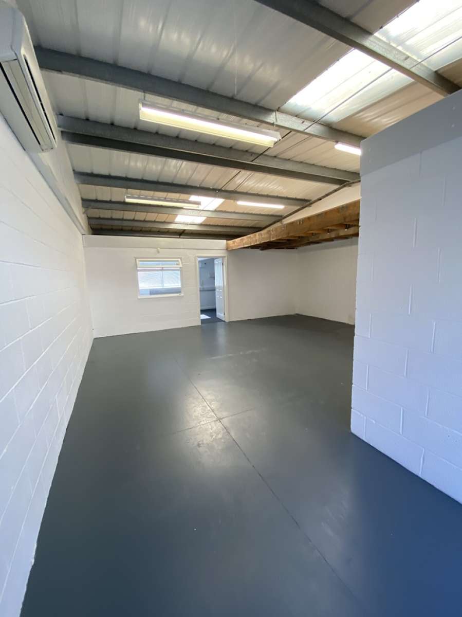 Industrial Unit in Halesowen - photo 2