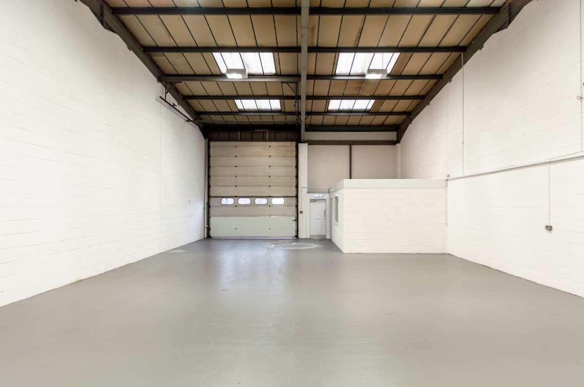 Industrial Unit in Poole - photo 2