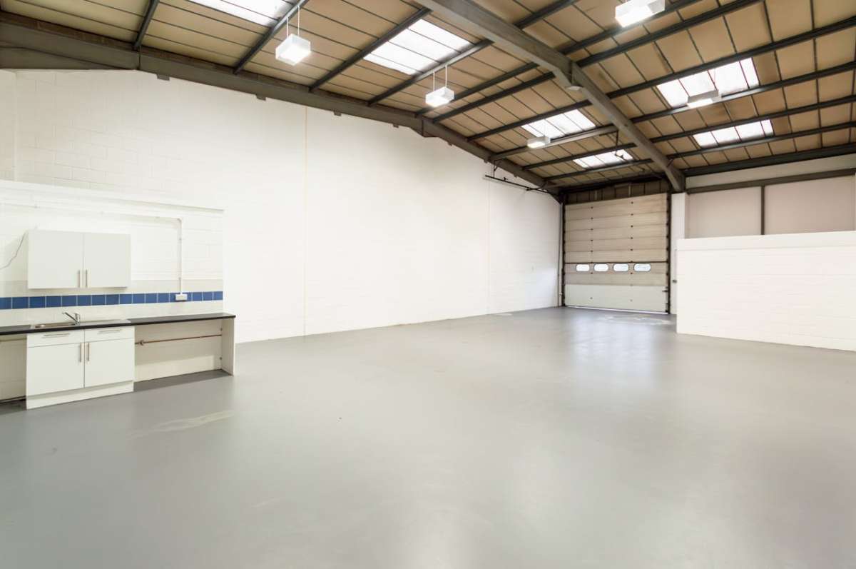 Industrial Unit in Poole - photo 4