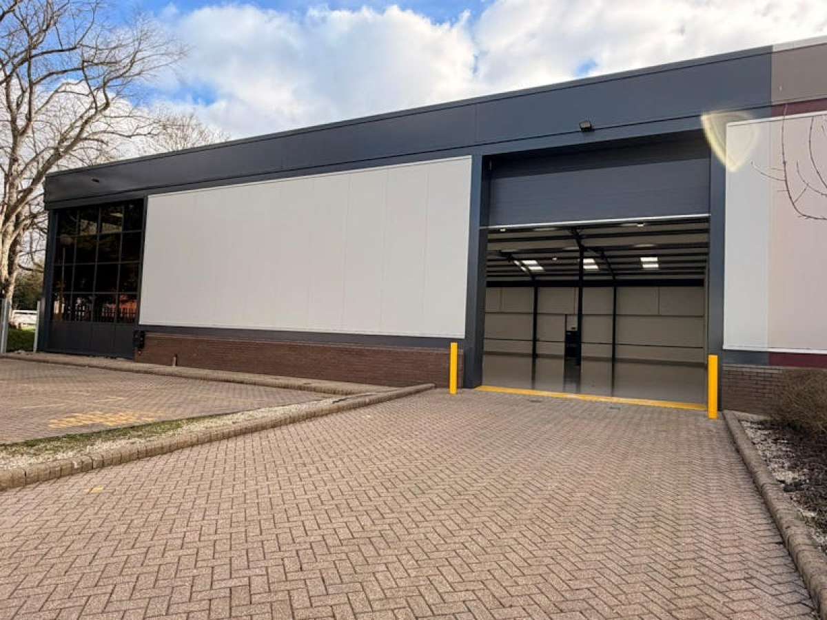 Industrial Unit in Farnham - photo 3