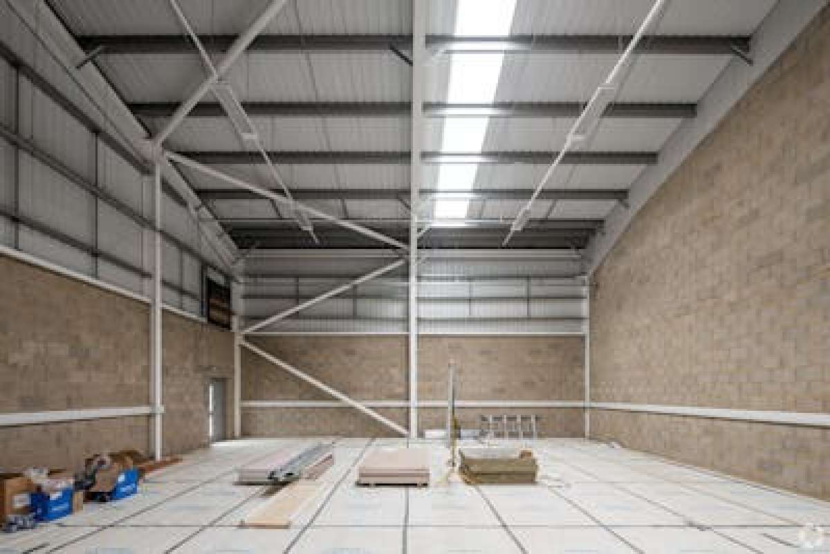 Industrial Unit in Thamesmead - photo 4