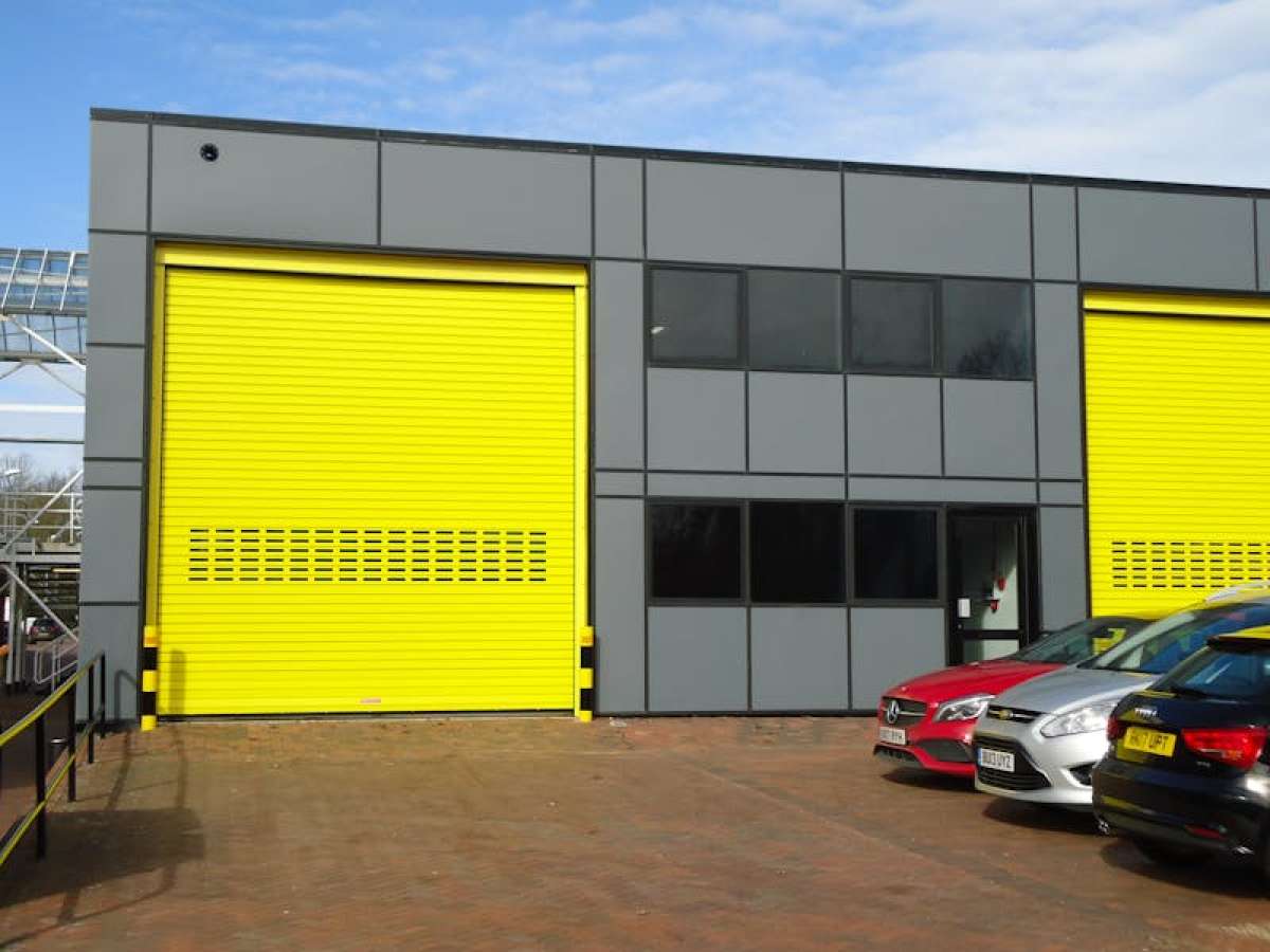 Industrial Unit in Basingstoke - photo 3