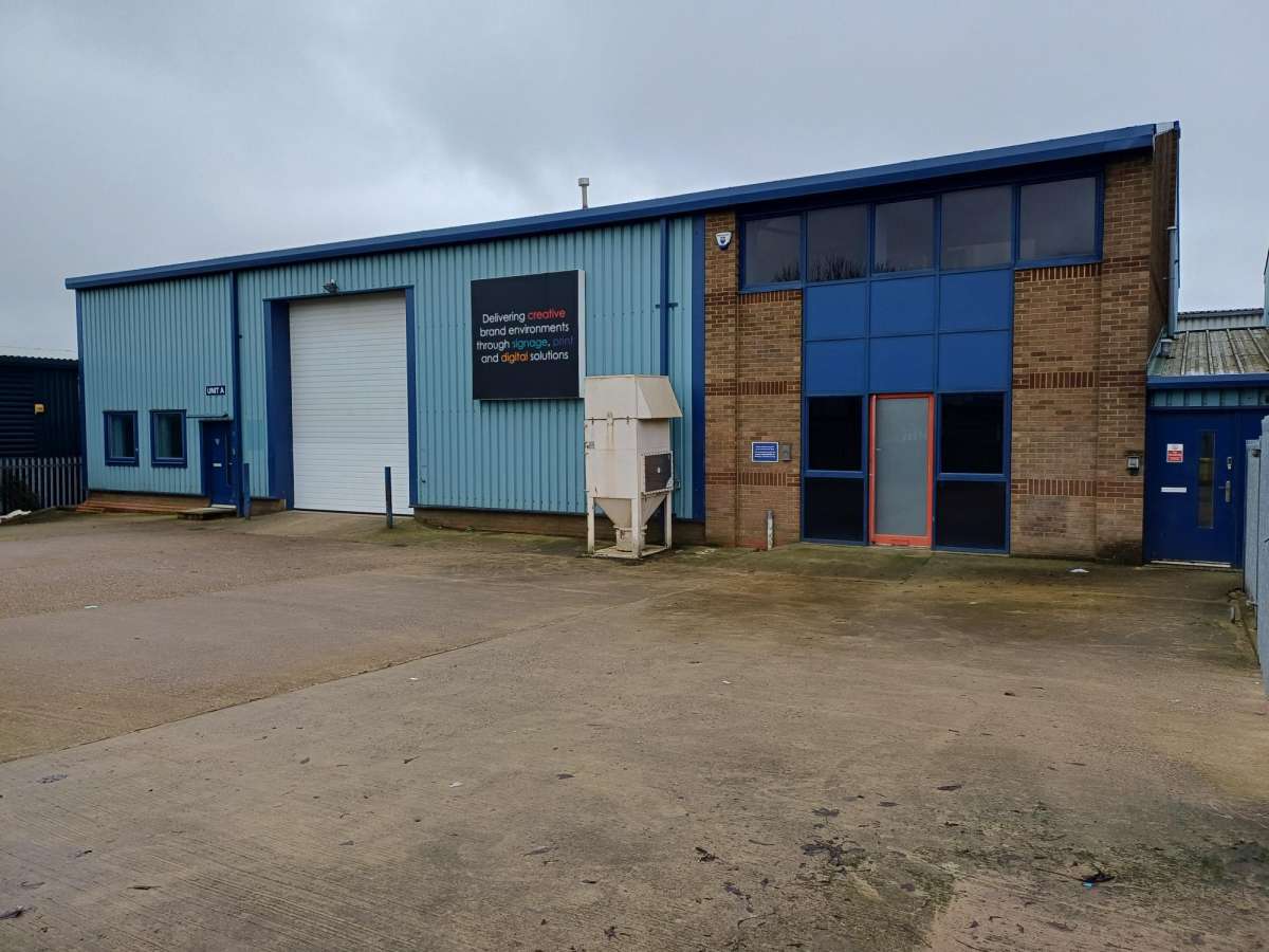 Industrial Unit in Telford Way Industrial Estate - photo 2