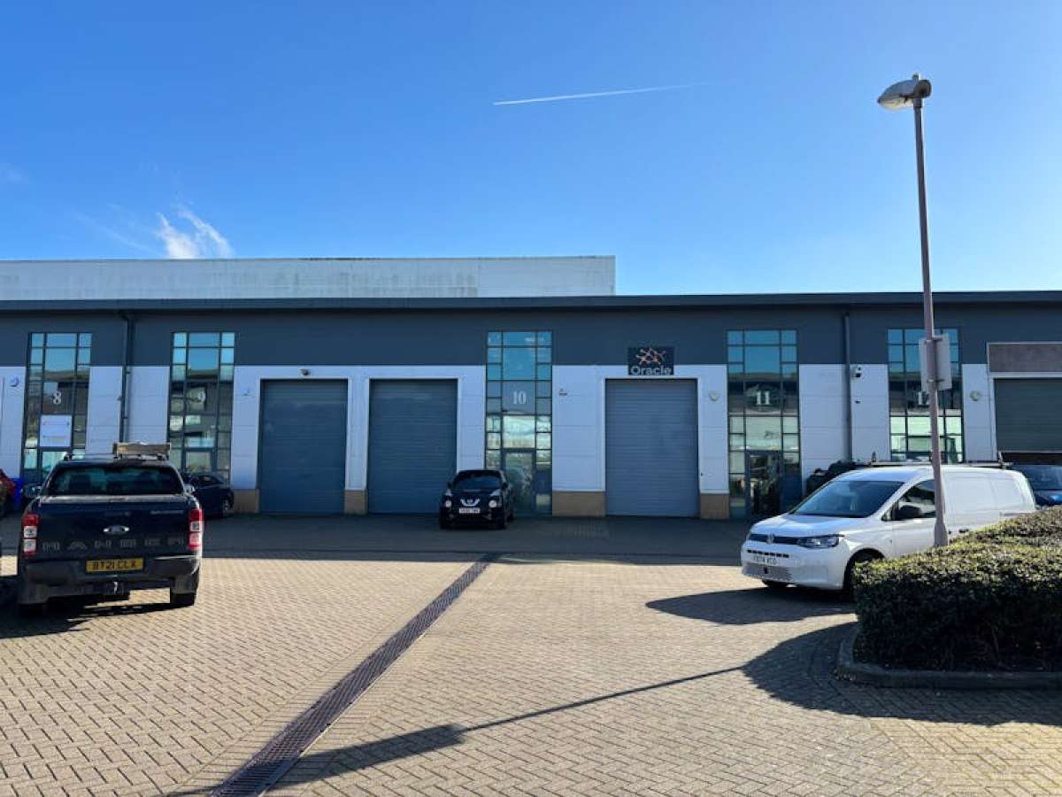 Industrial Unit in Basingstoke - photo 4