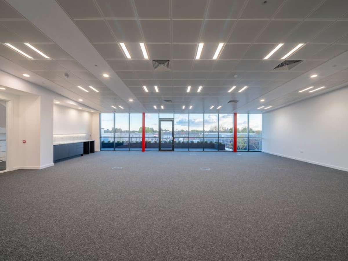 Industrial Unit in London - photo 3