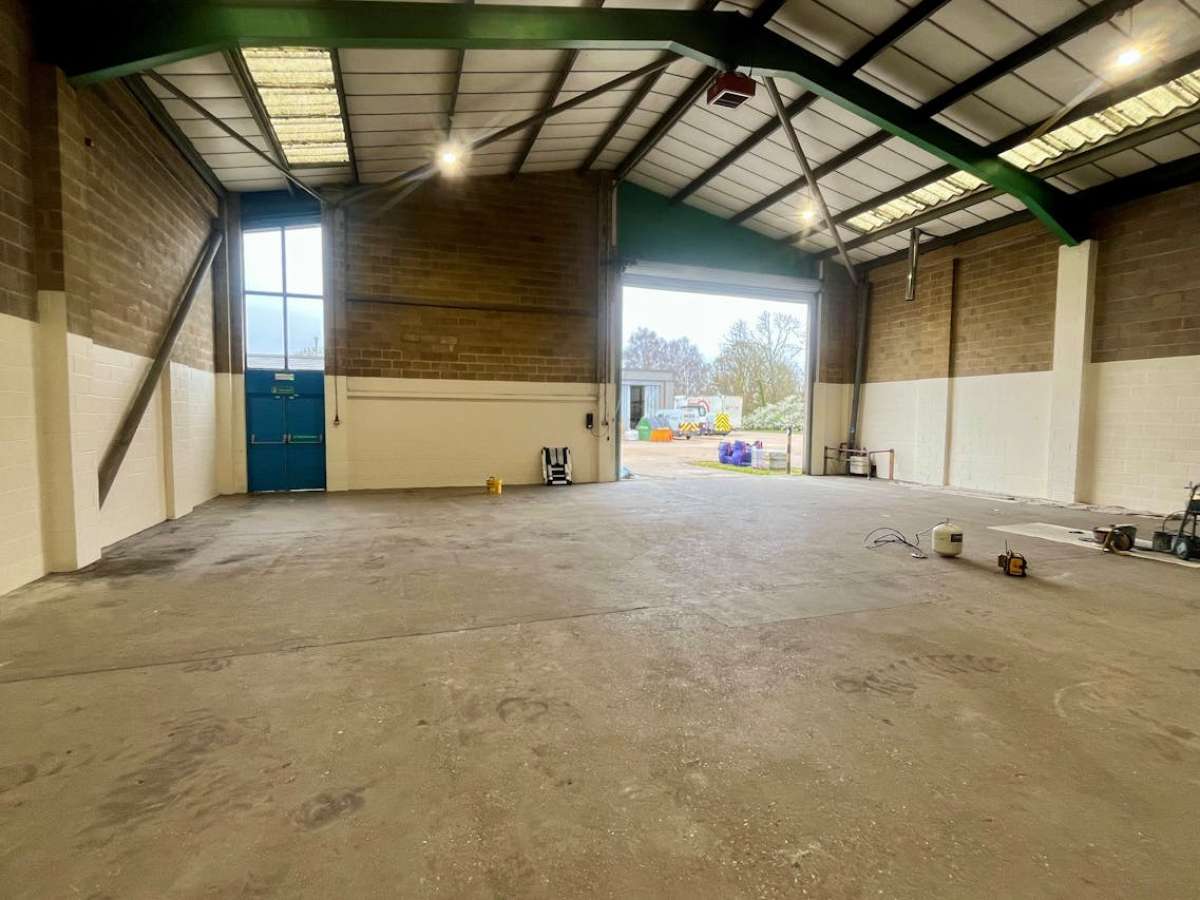 Industrial Unit in Totton - photo 2