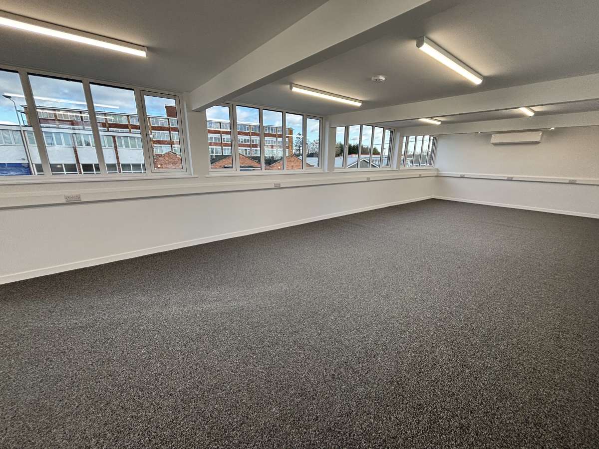 Industrial Unit in Oadby - photo 4