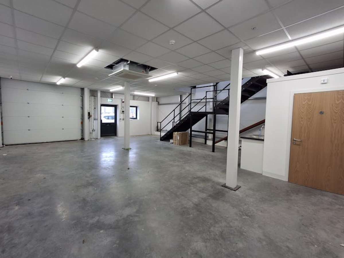Industrial Unit in Ringwood - photo 4