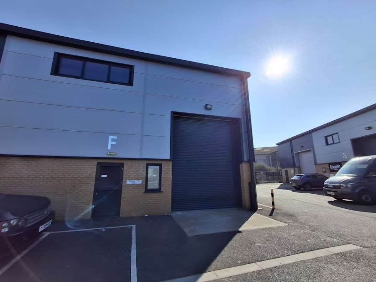 Industrial Unit in Poole - photo 4