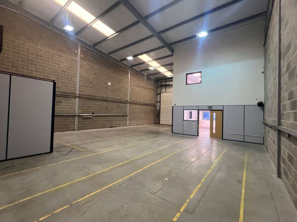 Industrial Unit in Portsmouth - photo 2