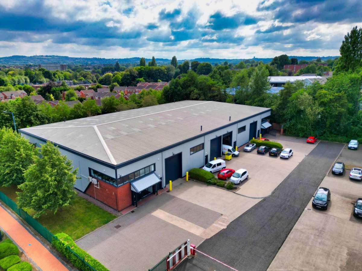 Industrial Unit in Tipton - photo 2