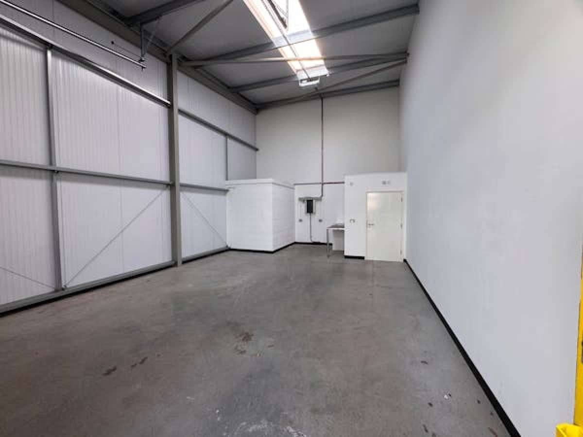 Industrial Unit in Pershore - photo 3