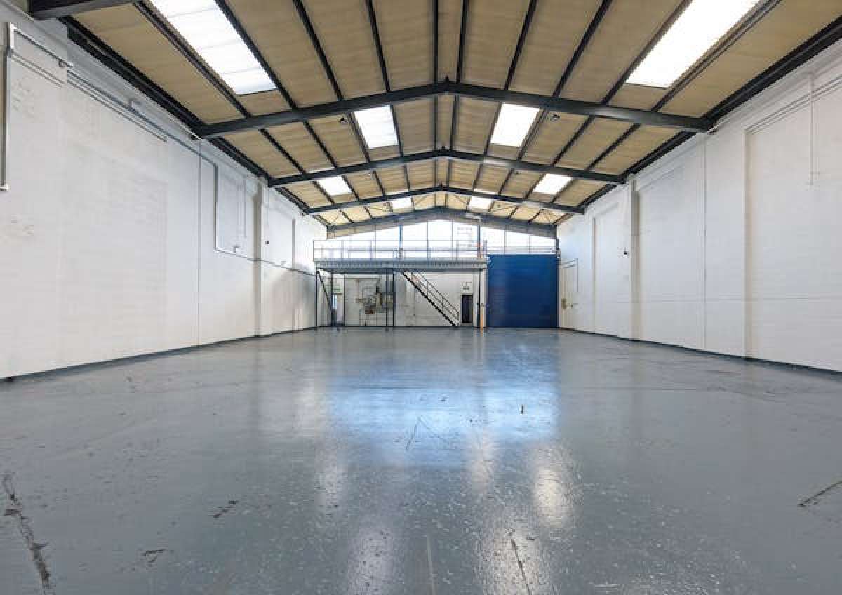 Industrial Unit in Cradley Heath - photo 4